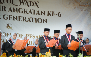 WISUDA DAN MILAD KE 13 PONPES AT-TAJDID